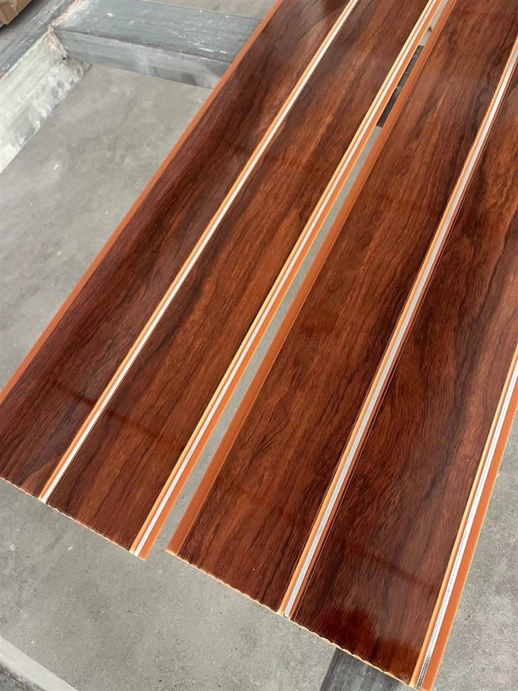 Panel sufitowy z drewna PCV